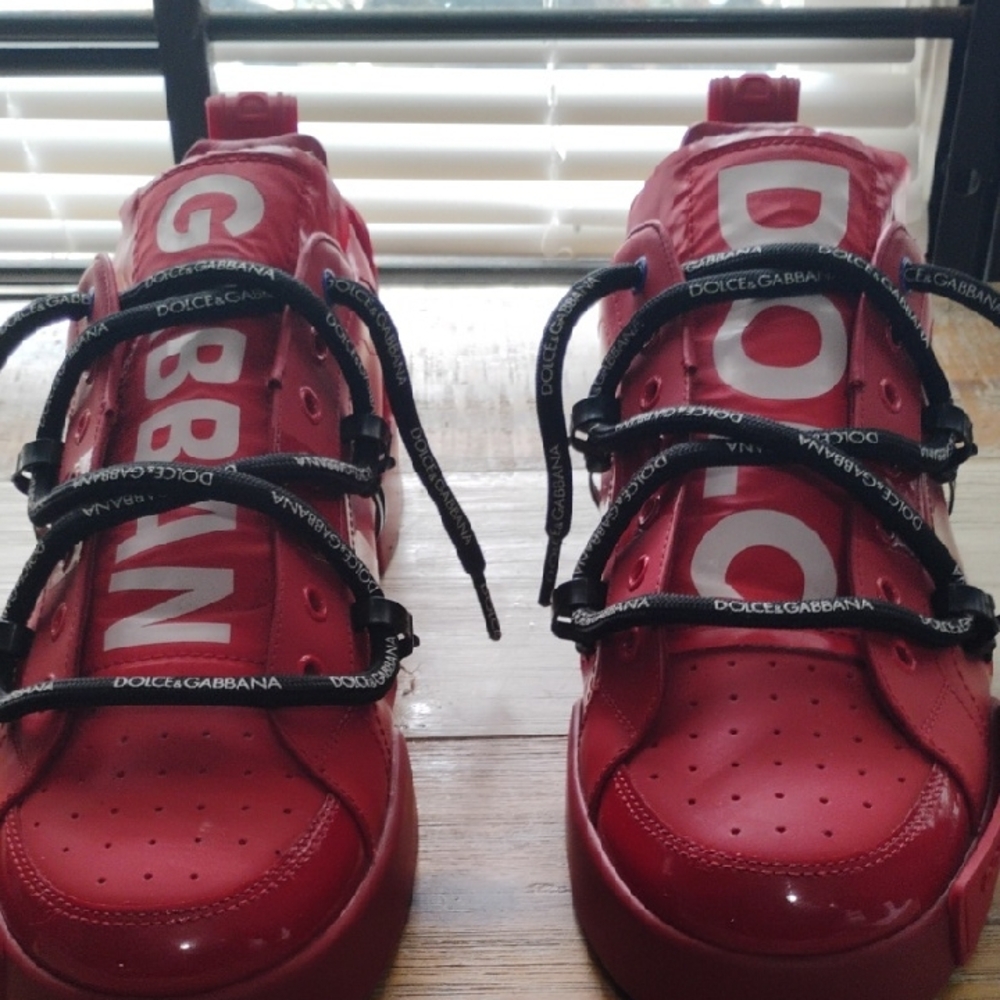 Dolce & Gabbana Red and Black Sneakers Sleek Design